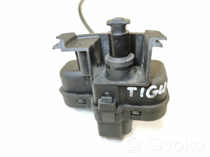 Volkswagen Tiguan Verrouillage du bouchon du réservoir de carburant 5N0810773F