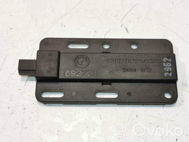 BMW 3 E92 E93 Beraktės sistemos KESSY (keyless) valdymo blokas/ modulis 6922211