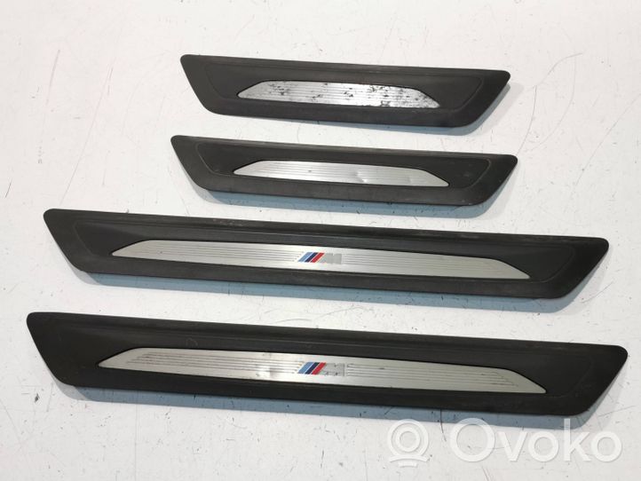 BMW 3 GT F34 Moldura protectora del borde delantero 7289216