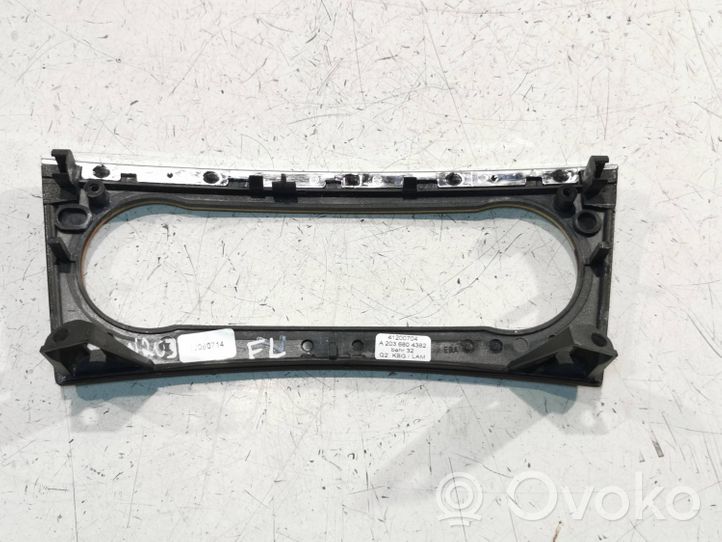 Mercedes-Benz C W203 Garniture panneau inférieur de tableau de bord A2036804382