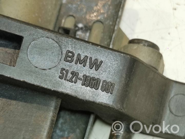 BMW 3 E36 Etuoven ulkokahva 51211900801