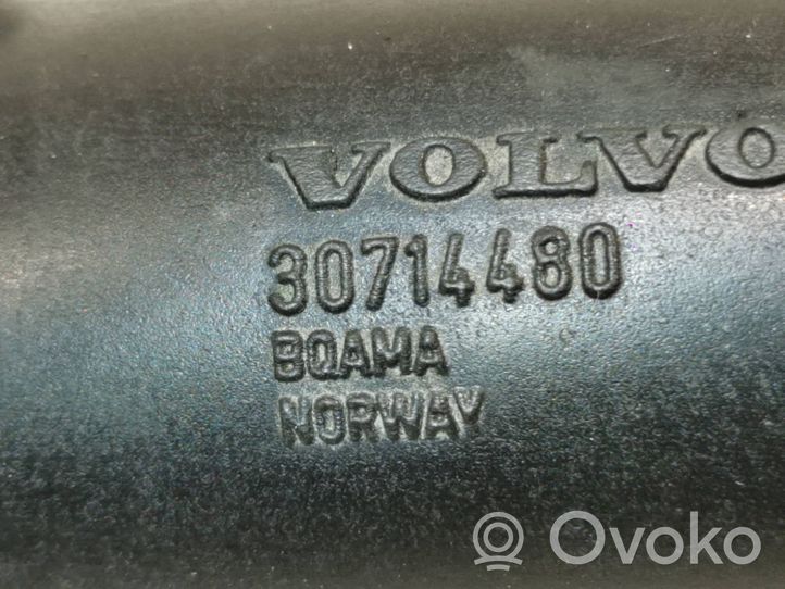 Volvo V70 Ilmanoton letku 30714480