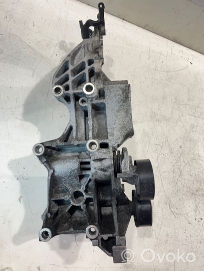 Audi A4 S4 B8 8K Support de générateur / alternateur 03L903139H