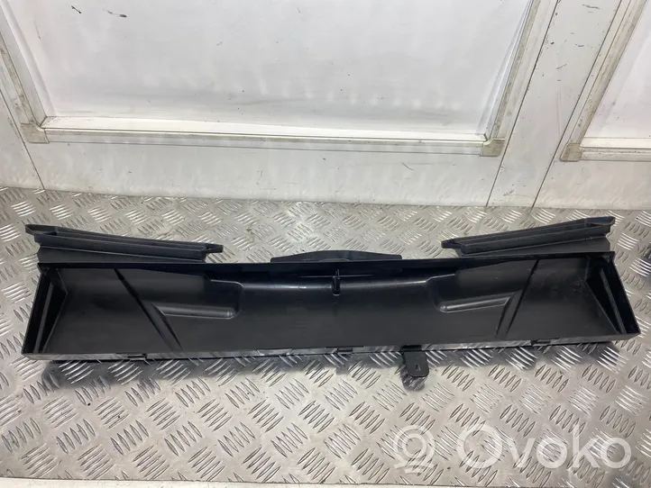 BMW 3 E90 E91 Ohjaamon sisäilman mikrosuodattimen kansi 6987498