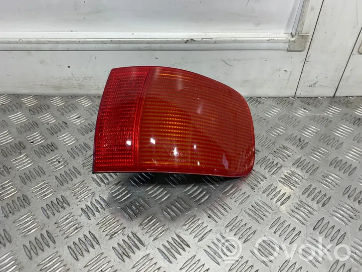 Audi 80 90 S2 B4 Rear/tail lights 8G0945095