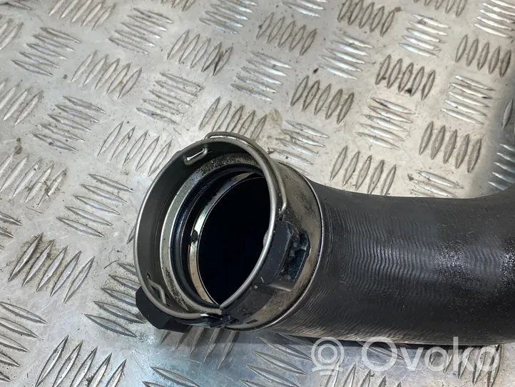 BMW 5 F10 F11 Tube d'admission de tuyau de refroidisseur intermédiaire 7810615