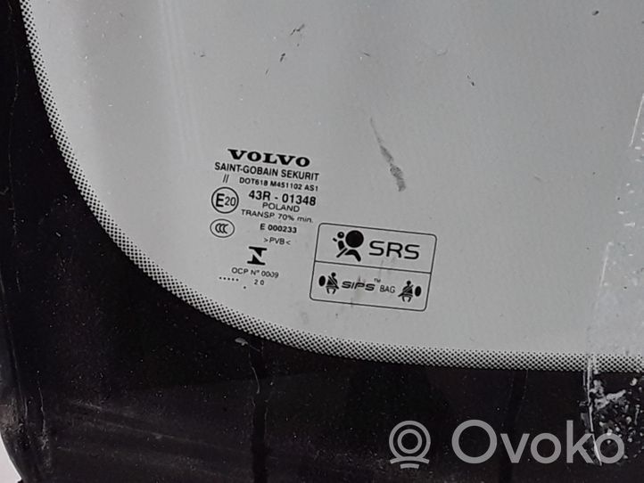 Volvo S90, V90 Переднее стекло 