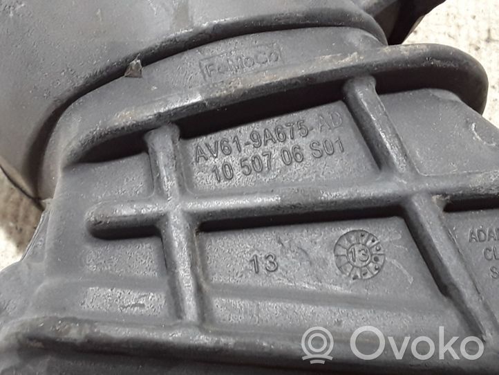 Ford Kuga II Część rury dolotu powietrza AV619A675AD