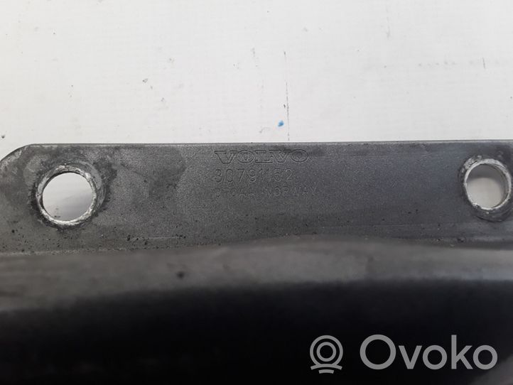 Volvo XC70 Poprzeczka zderzaka przedniego 