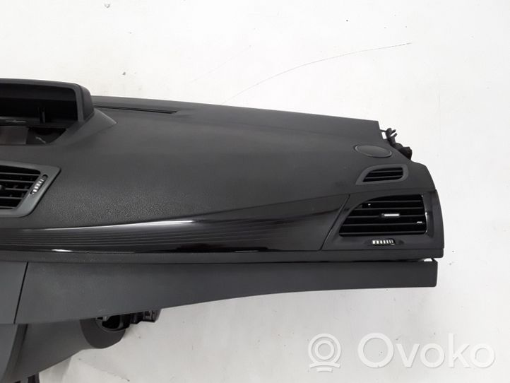 Renault Megane III Panel de instrumentos 681007196R