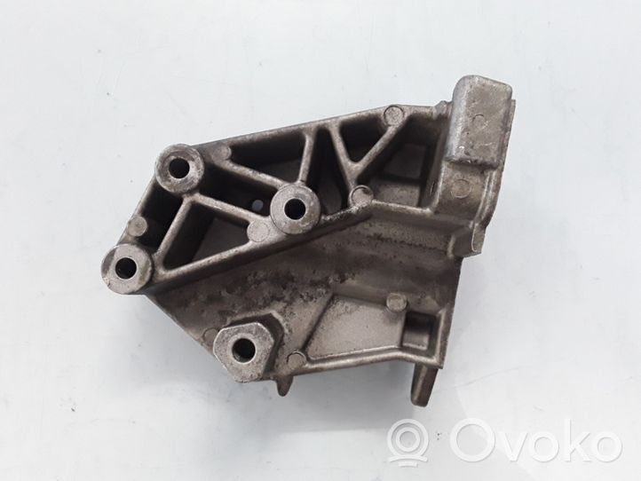 Renault Laguna I Gearbox mounting bracket 7700817177