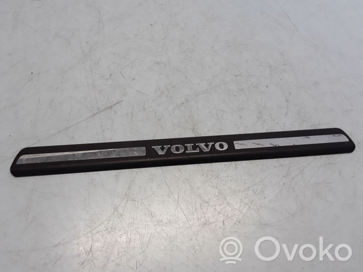 Volvo V60 Priekinio slenksčio apdaila (vidinė) 