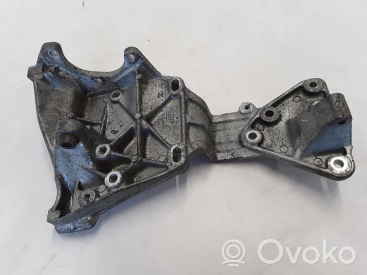 Volvo XC60 Generator/alternator bracket 