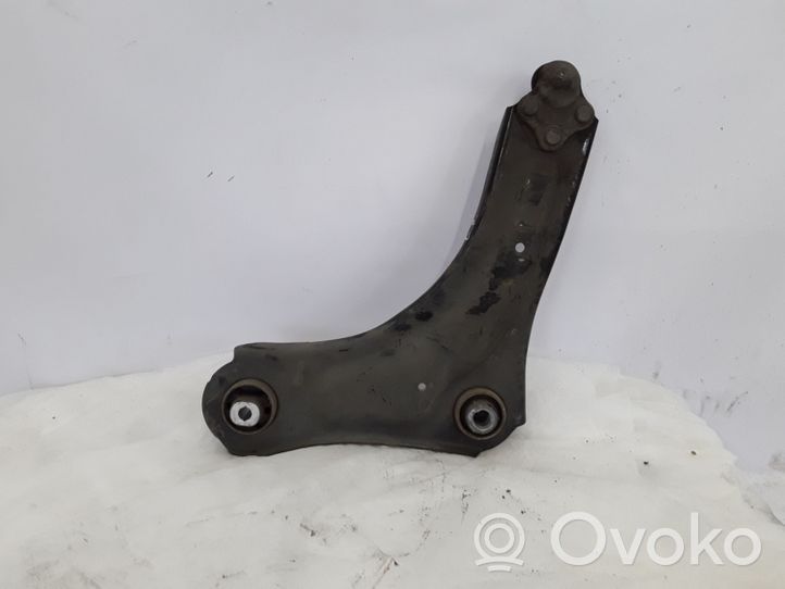 Renault Megane III Fourchette, bras de suspension inférieur avant 545008682R