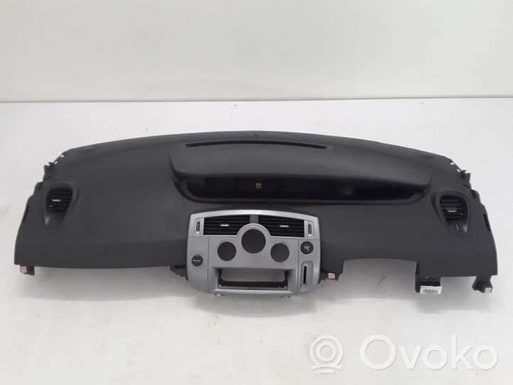 Renault Scenic II -  Grand scenic II Dashboard 8200494120