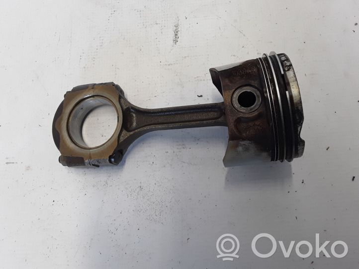 Renault Megane II Piston avec bielle 7701474855