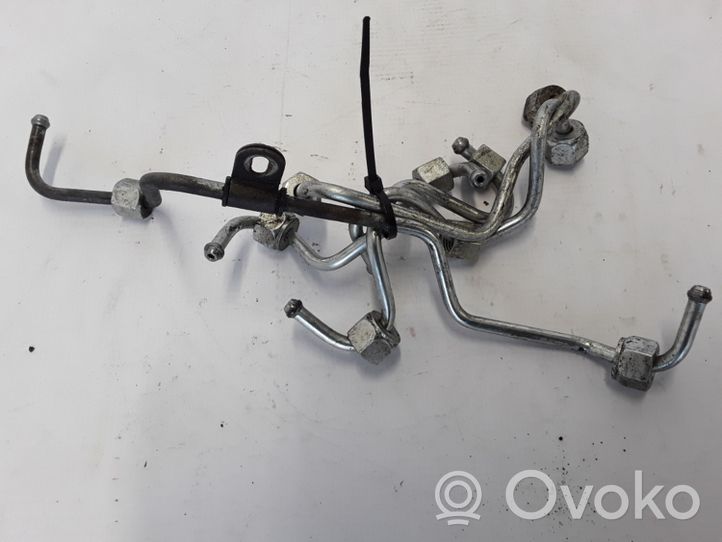 Renault Trafic II (X83) Tuyau d'alimentation d'injecteur de carburant 8200734020