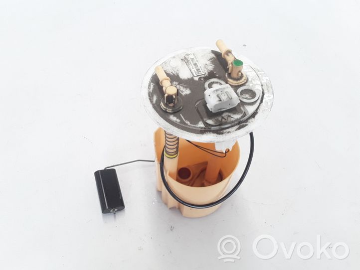 Renault Clio III Pompe à carburant 8200906204