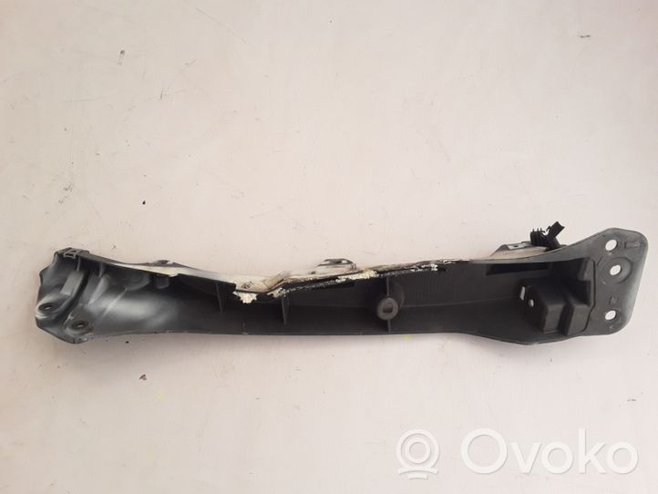 Renault Clio III Support de montage d'aile 8200314930