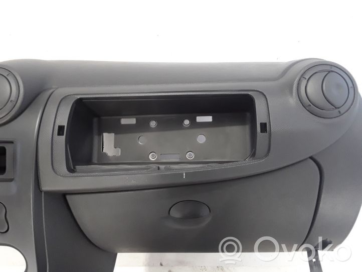 Dacia Duster Dashboard 8200739433