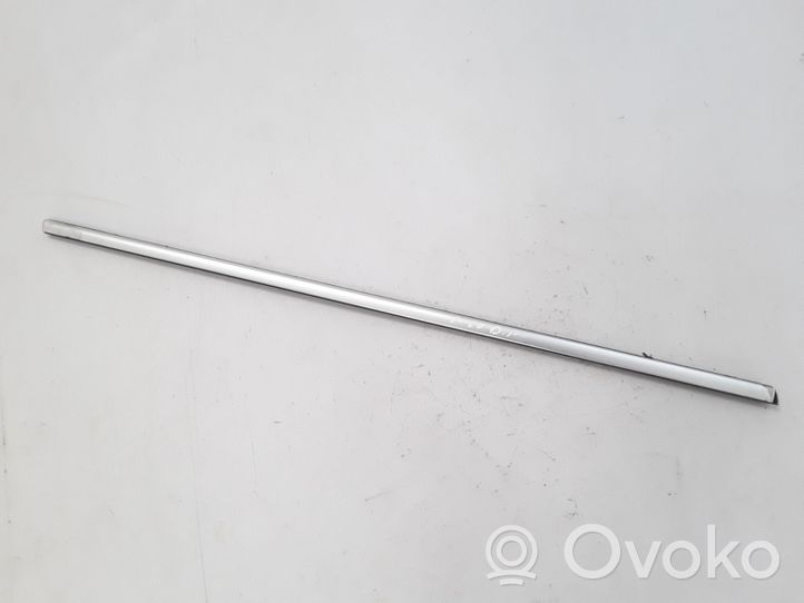 Volvo V60 Moulures des vitres de la porte avant 30799424