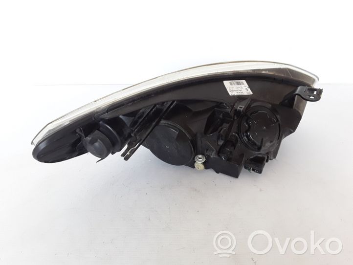 Renault Fluence Lampa przednia 260600078R