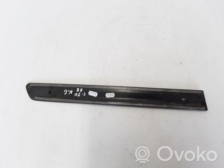 Volvo C70 Listwa / Nakładka na błotnik przedni 09466450