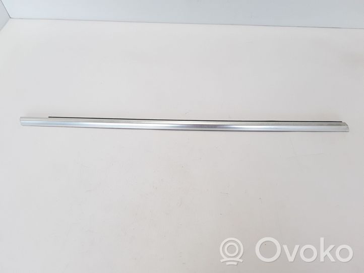 Volvo S80 Rivestimento modanatura del vetro della portiera anteriore 31349453