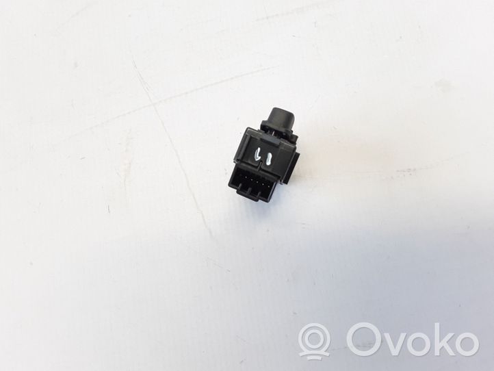 Volvo V70 Central locking switch button 31318987