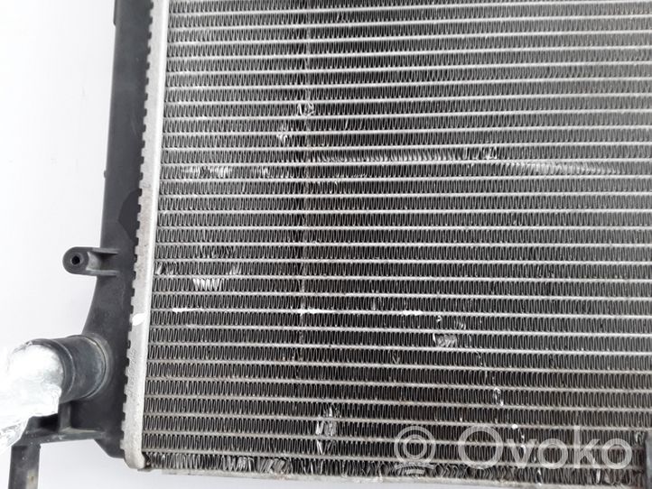 Opel Vivaro Aušinimo skysčio radiatorius 8200297816