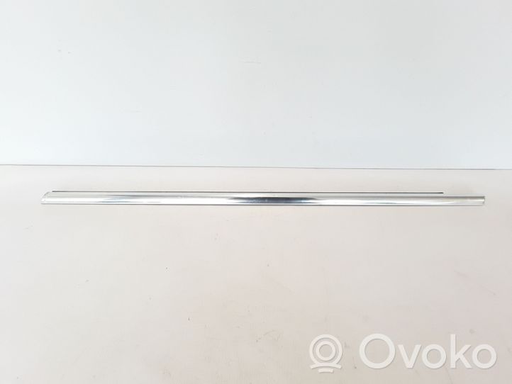 Volvo V70 Rivestimento modanatura del vetro della portiera anteriore 31349452