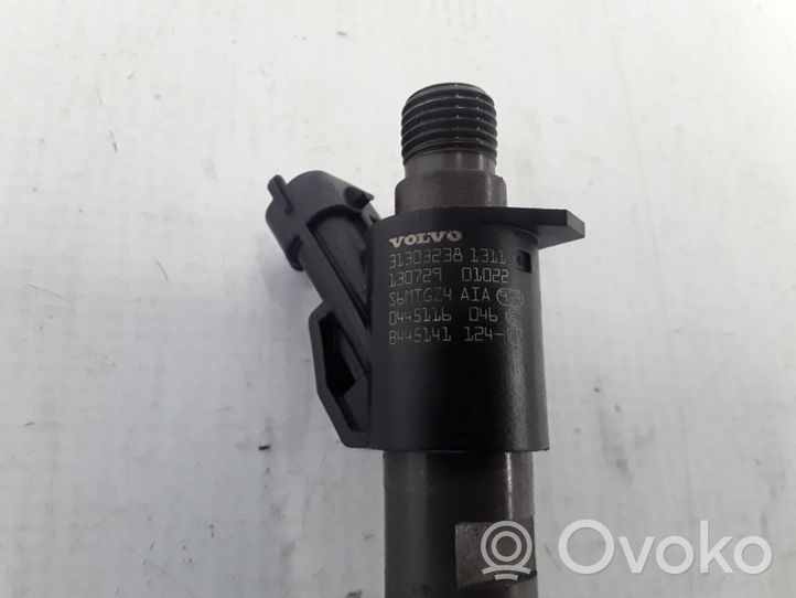 Volvo V60 Injecteur de carburant 31303238