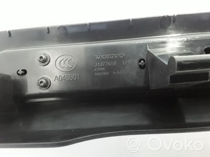 Volvo S90, V90 Takaoven kynnyksen suojalista 31377618