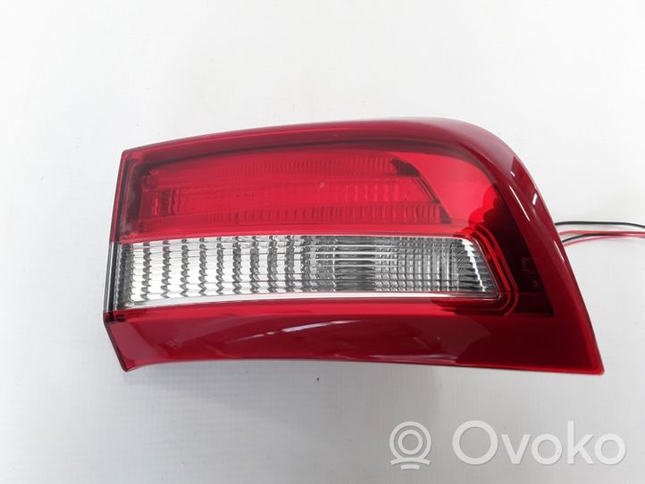 Volvo S60 Galinis žibintas dangtyje 30796271