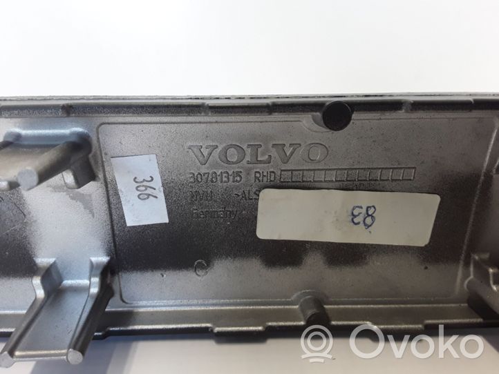 Volvo XC70 Dash center air vent grill 30781315