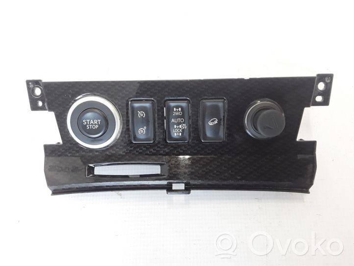 Renault Koleos I Rivestimento del pannello 682607642R