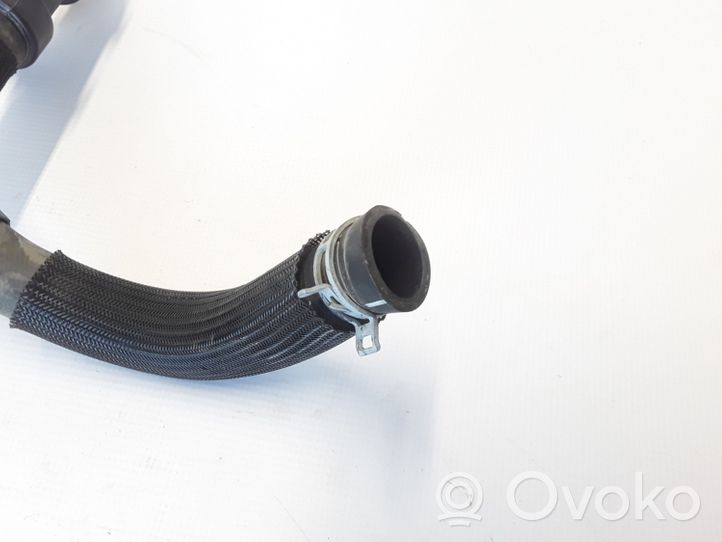 Volvo V70 Tubo flessibile del liquido di raffreddamento del motore 31368209