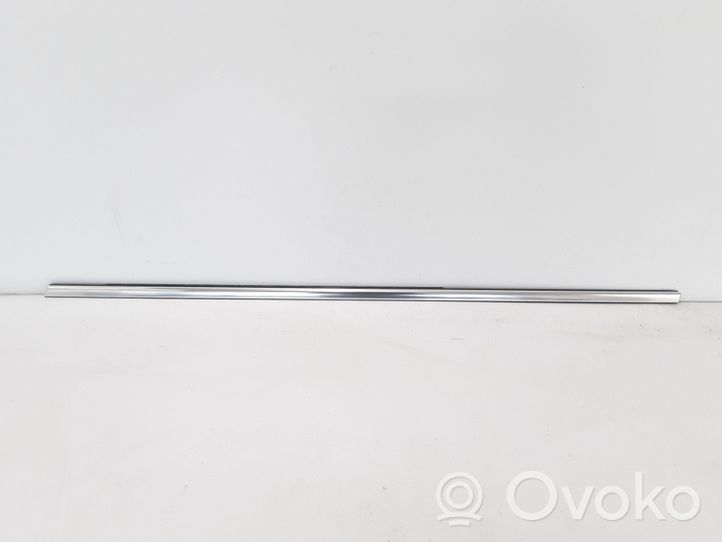 Volvo S60 Takaoven lista (muoto) 30799437