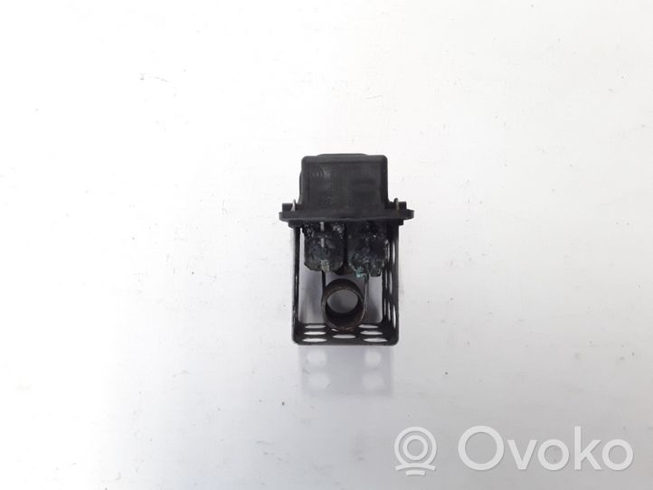 Renault Wind Coolant fan relay 8200045082