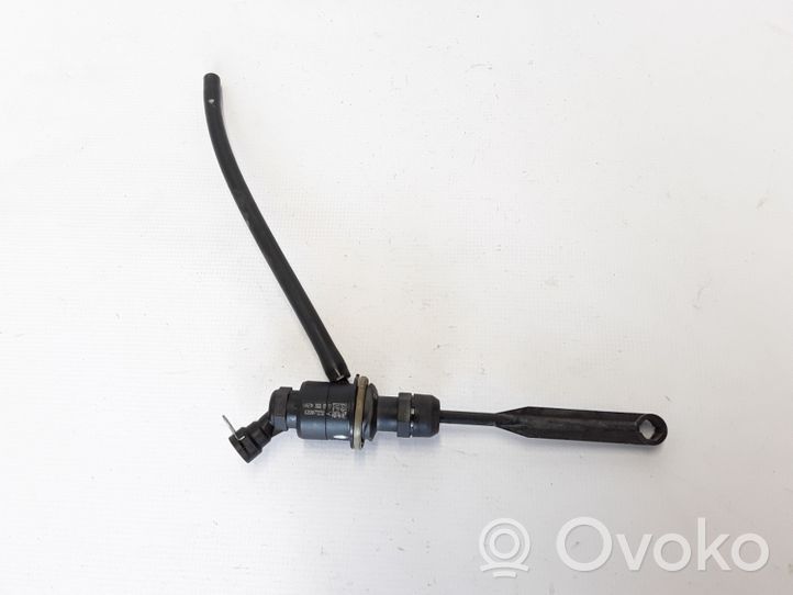 Renault Master III Clutch slave cylinder 8200673232