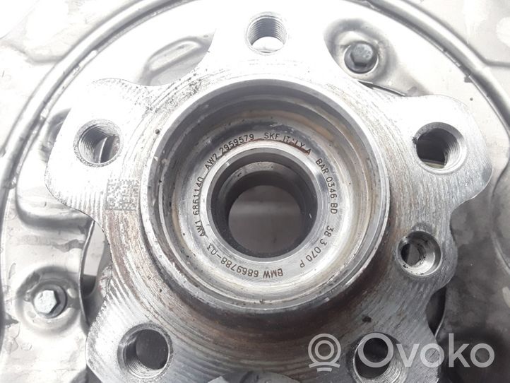 BMW 5 G30 G31 Rear wheel hub 6869788