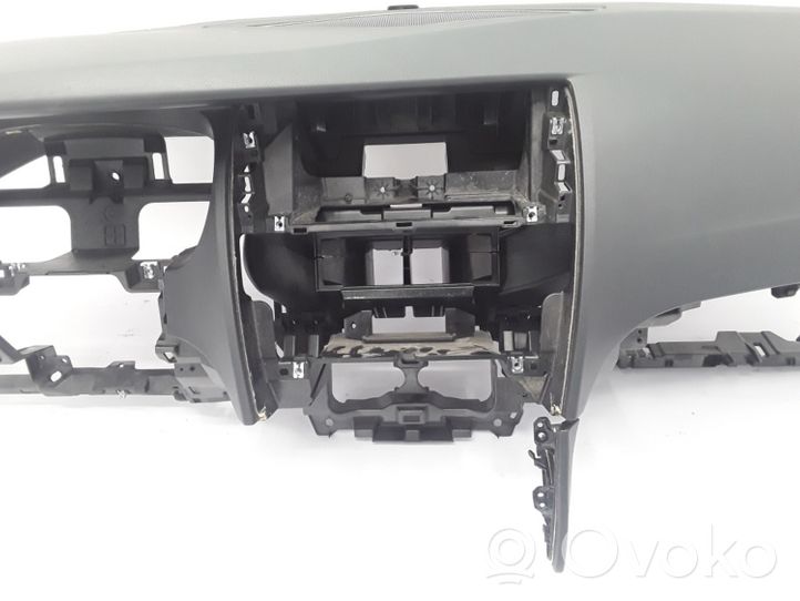 Renault Latitude (L70) Panel de instrumentos 681000072R