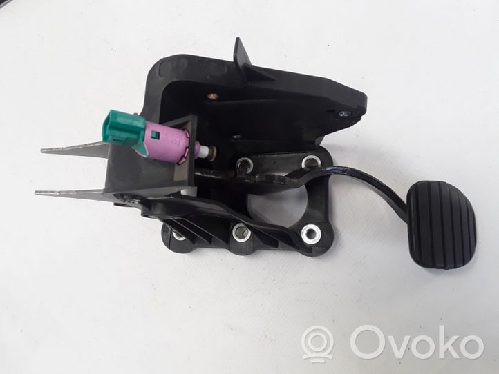 Renault Latitude (L70) Brake pedal 465010032R