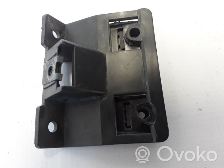 Volvo S60 Soporte de montaje del parachoques trasero 30655939