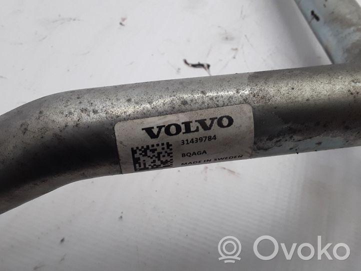 Volvo V60 Tubo flessibile del liquido di raffreddamento del motore 31439784