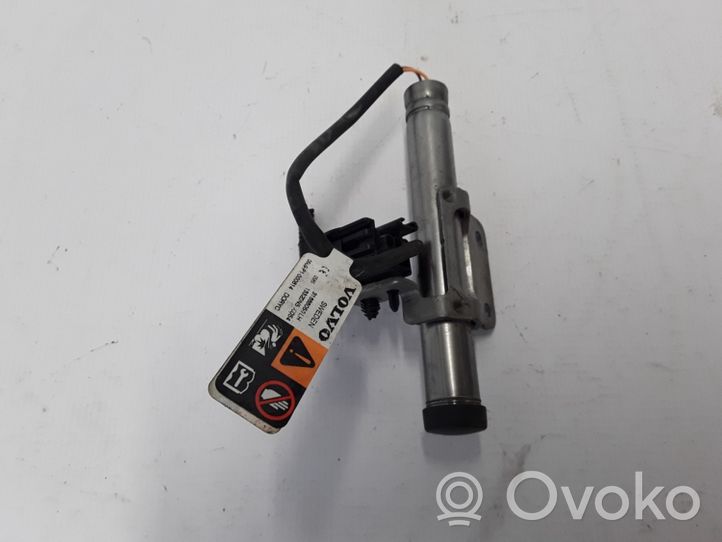 Volvo S90, V90 Bonnet Pedestrian Airbag Actuator 31688050