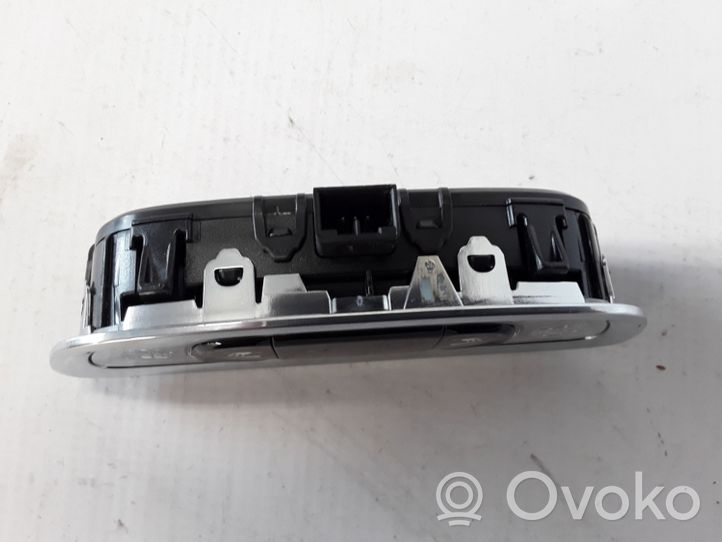 Volvo S90, V90 Altre luci abitacolo 31457642