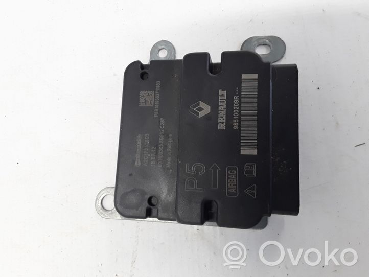 Dacia Duster II Unidad de control/módulo del Airbag 985100209R