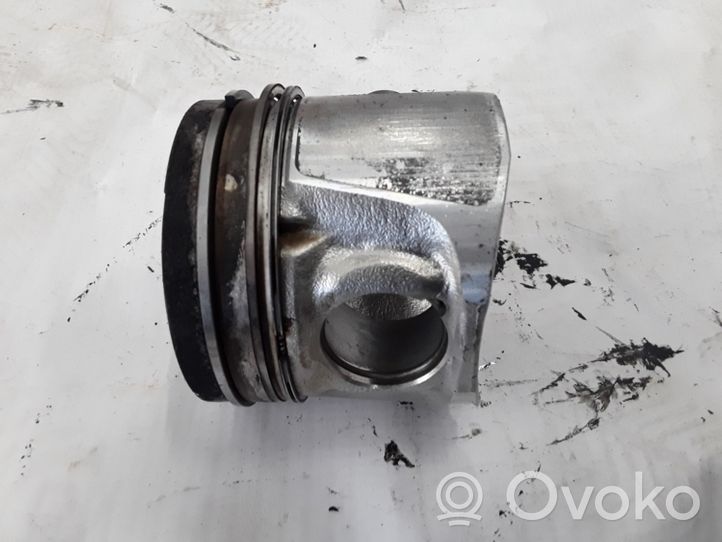 Renault Trafic II (X83) Piston avec bielle 7701477817