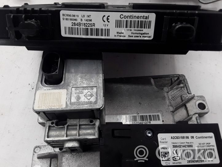 Renault Zoe Komputer / Sterownik ECU i komplet kluczy 